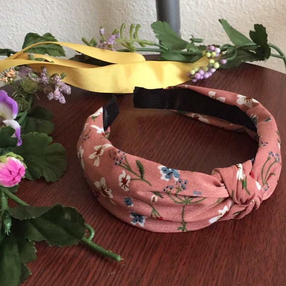 NWOT Floral Knot Headband In Dusty Rose *Adorable* - Picture 4 of 4